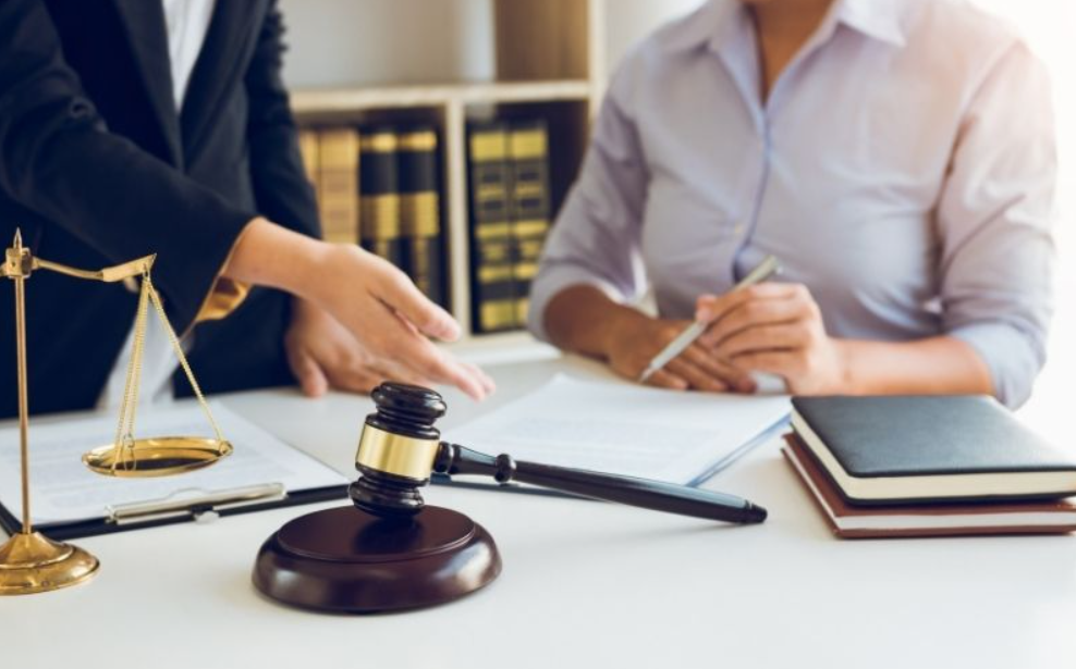 Giấy phép và quy định pháp lý